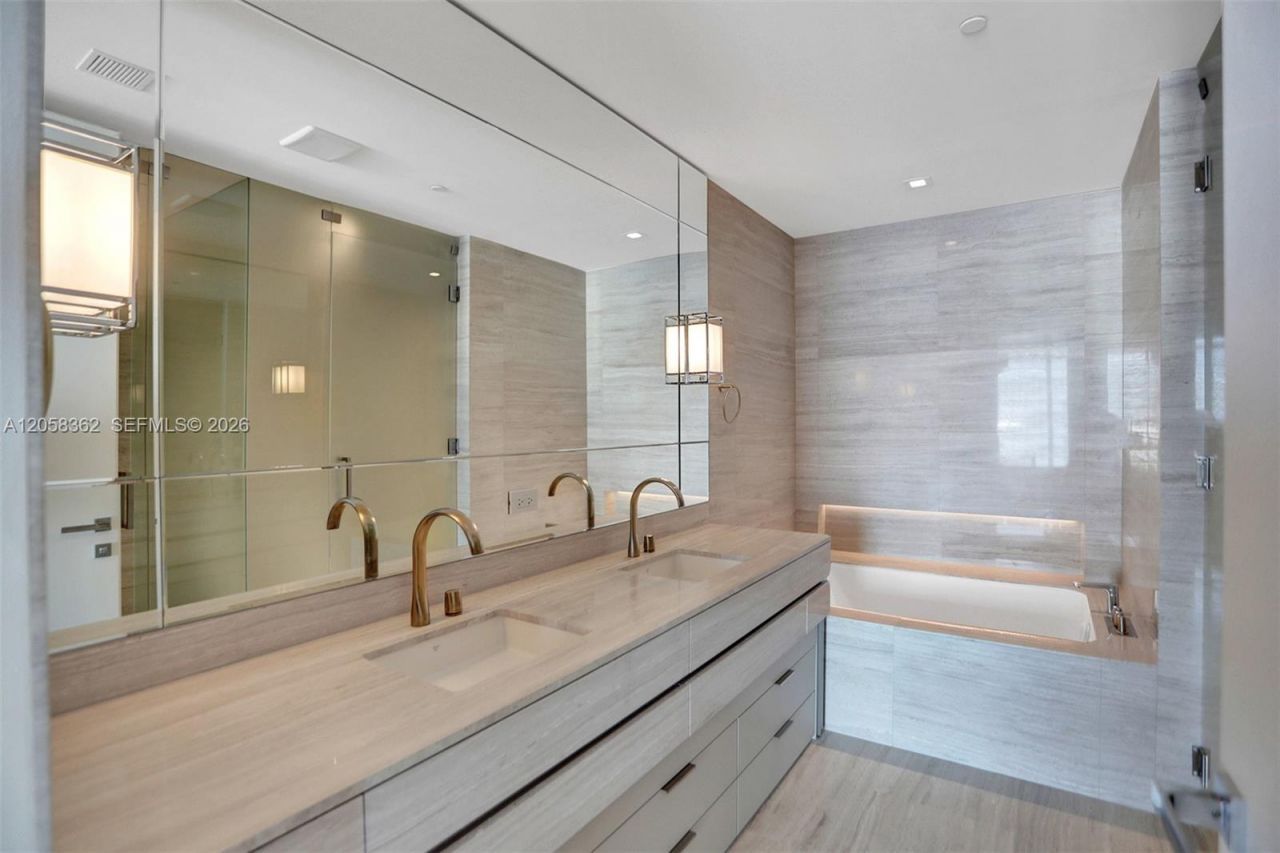 18975 Collins Ave , Unit 2001, Sunny Isles Beach, FL 33160 Photo
