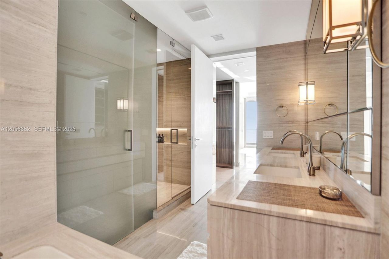 18975 Collins Ave , Unit 2001, Sunny Isles Beach, FL 33160 Photo