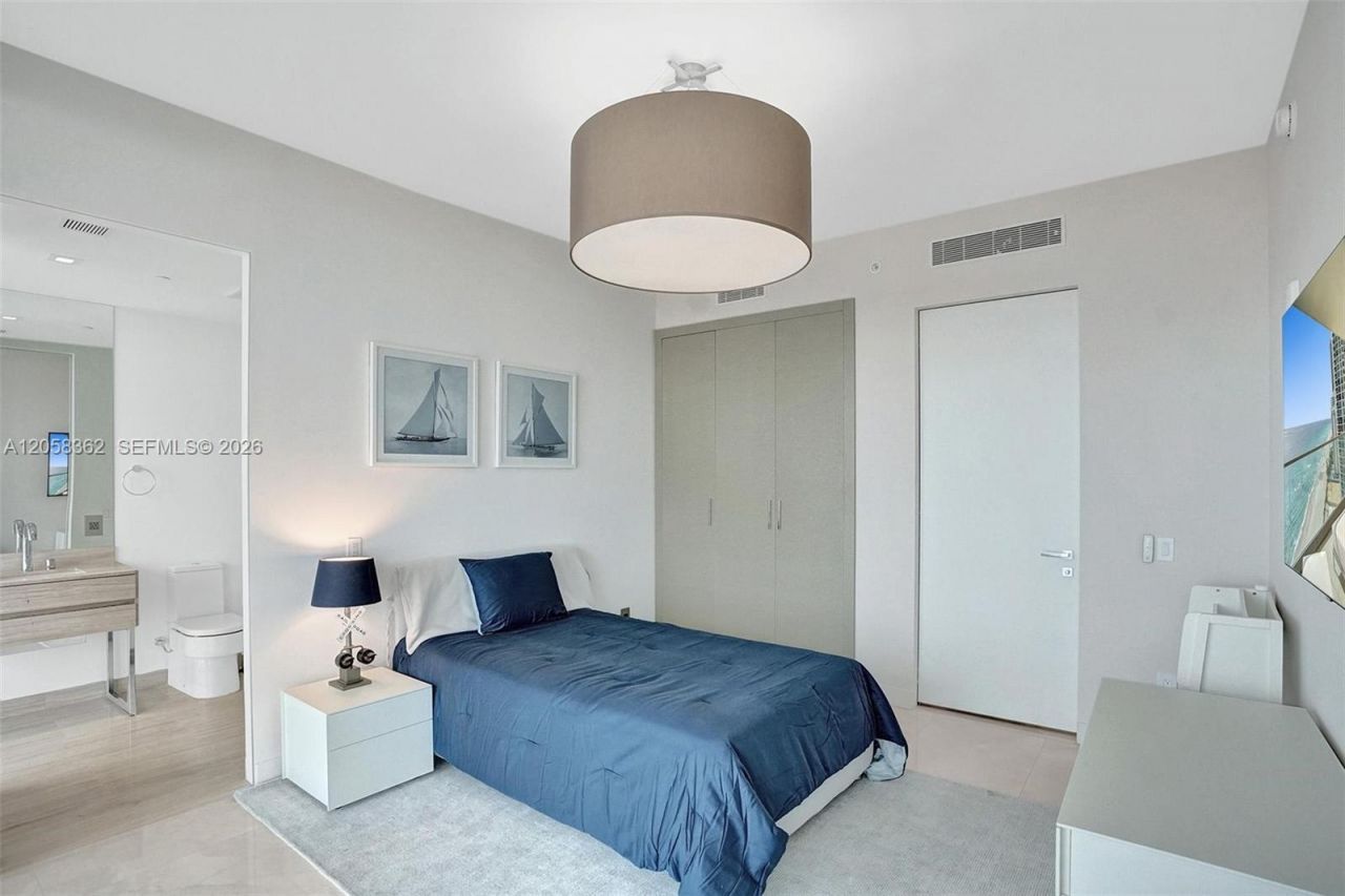 18975 Collins Ave , Unit 2001, Sunny Isles Beach, FL 33160 Photo