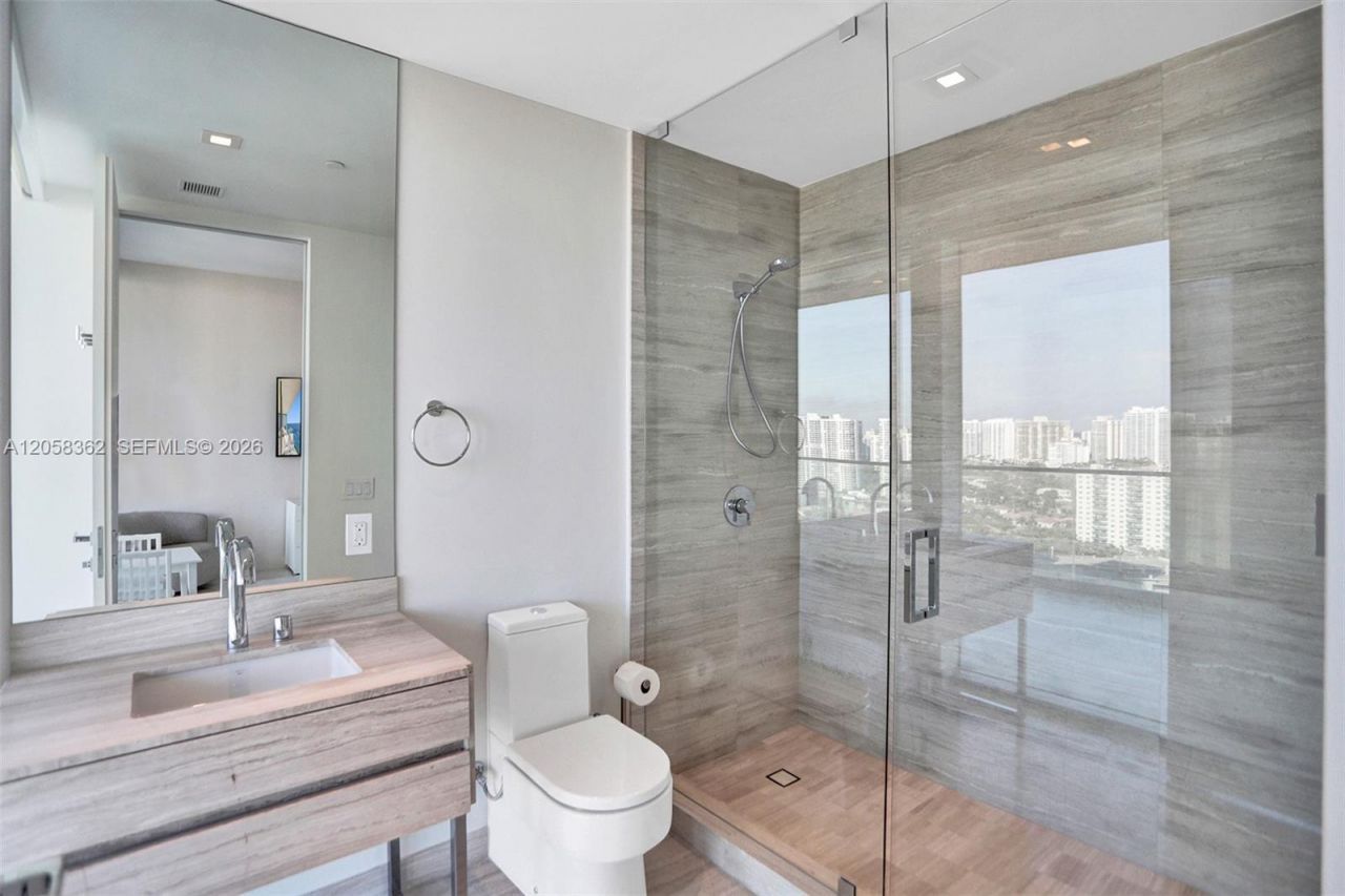 18975 Collins Ave , Unit 2001, Sunny Isles Beach, FL 33160 Photo