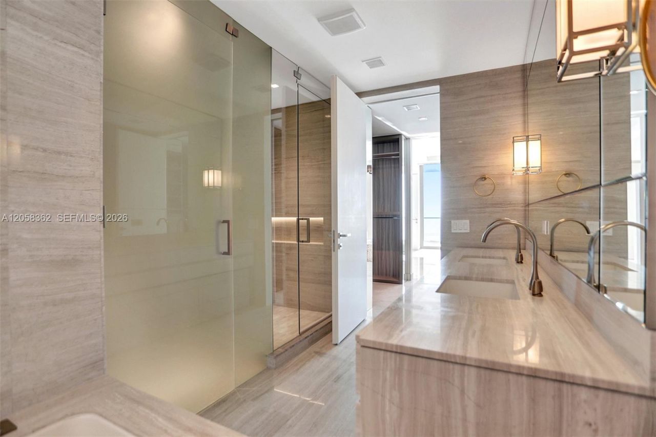 18975 Collins Ave , Unit 2001, Sunny Isles Beach, FL 33160 Photo