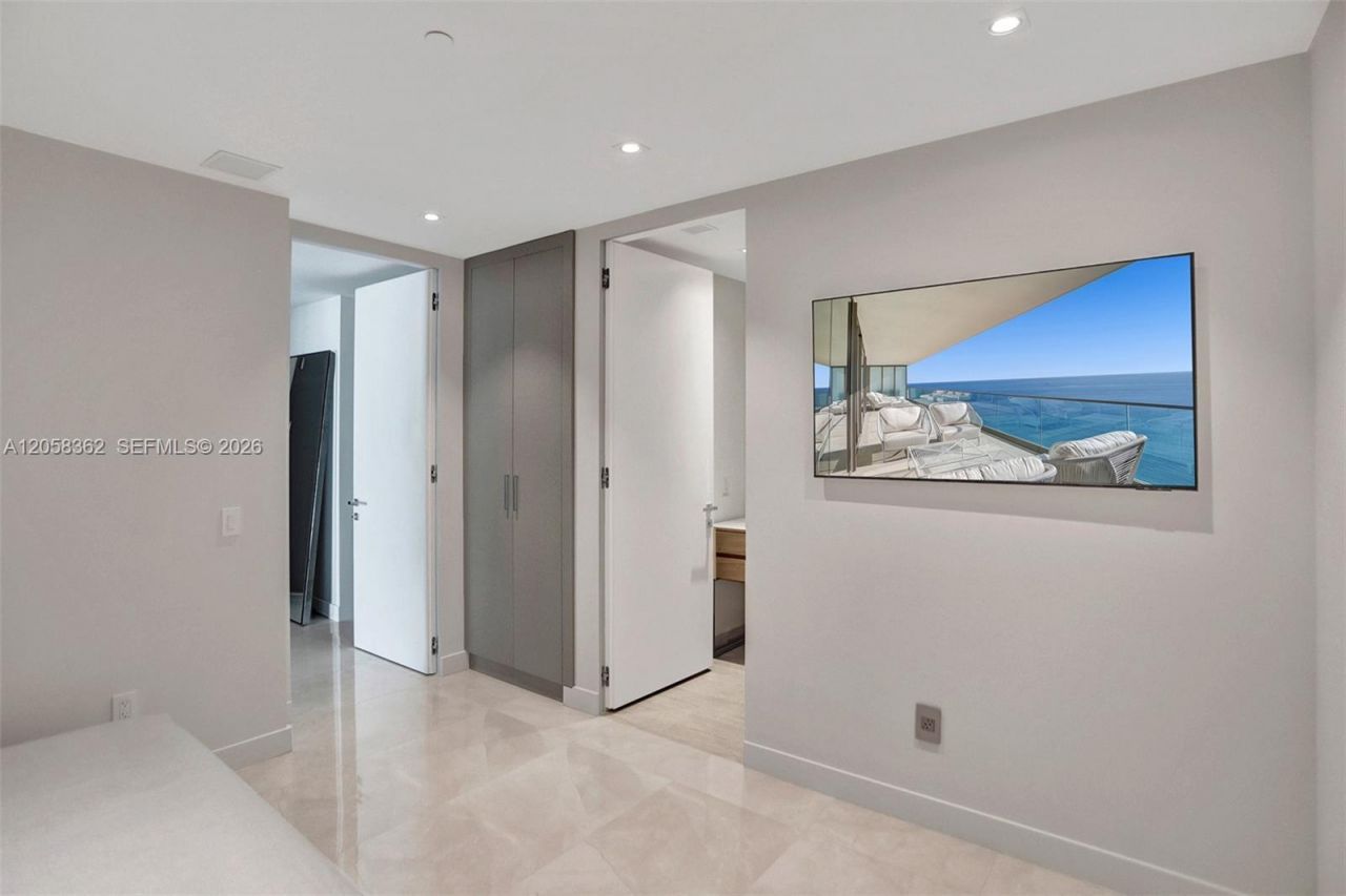 18975 Collins Ave , Unit 2001, Sunny Isles Beach, FL 33160 Photo
