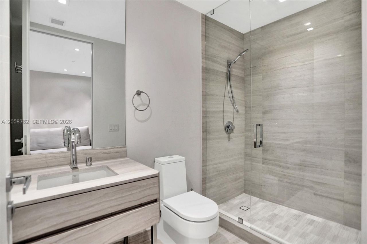 18975 Collins Ave , Unit 2001, Sunny Isles Beach, FL 33160 Photo