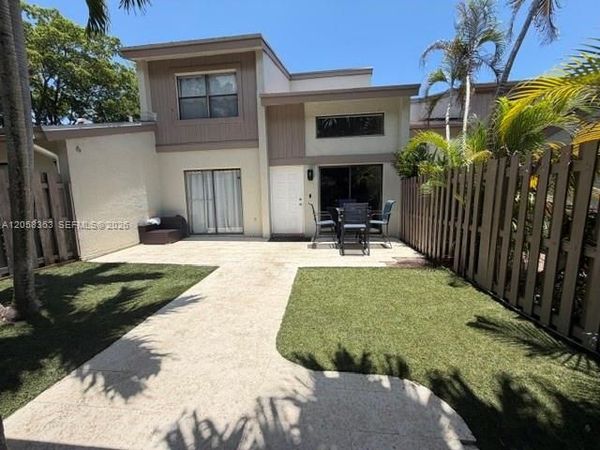11053 SW 113th Pl , Miami, FL 33176