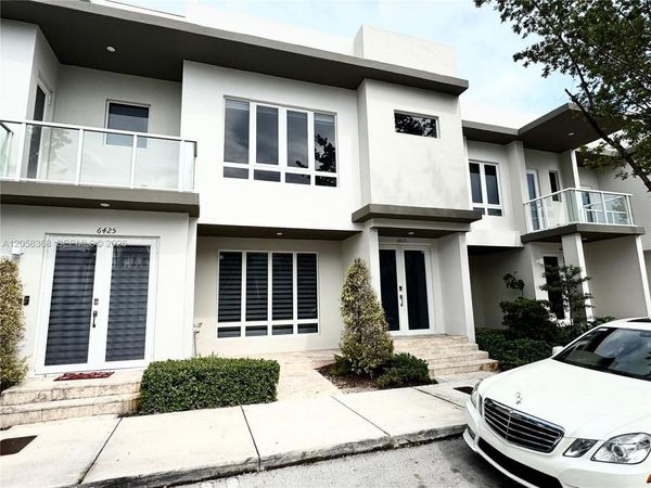 6423 NW 105th Ct, Doral, FL 33178