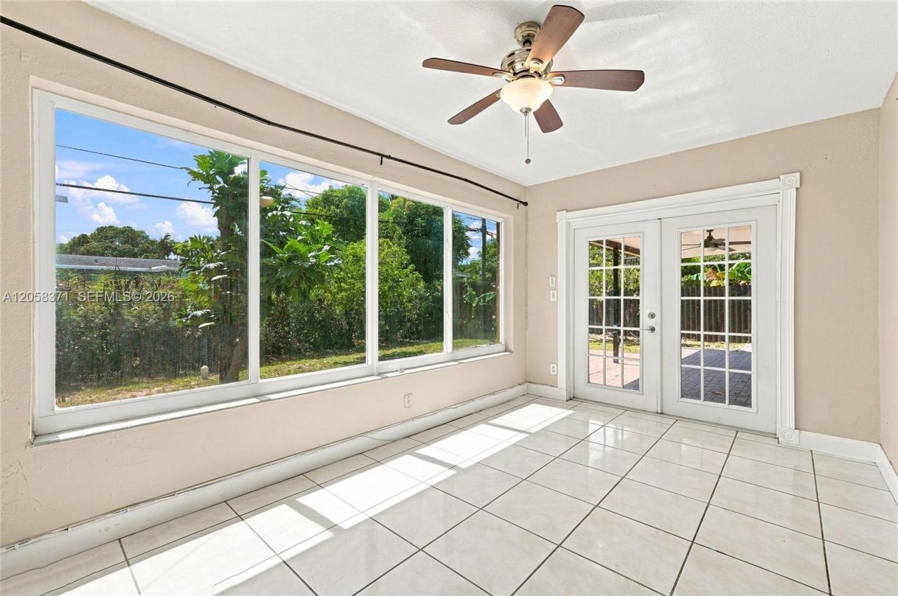 2220 De Soto Dr, Miramar, FL 33023 Photo