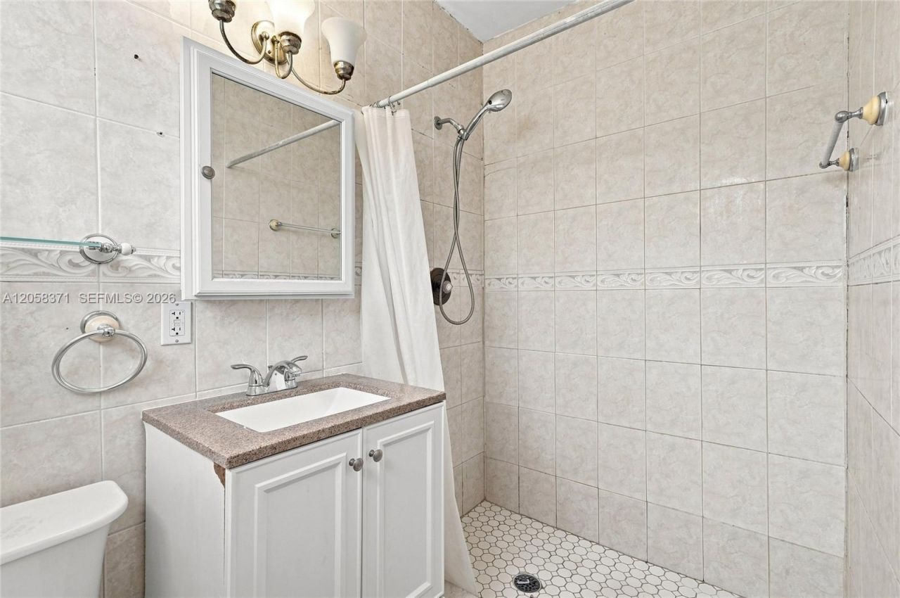 2220 De Soto Dr, Miramar, FL 33023 Photo