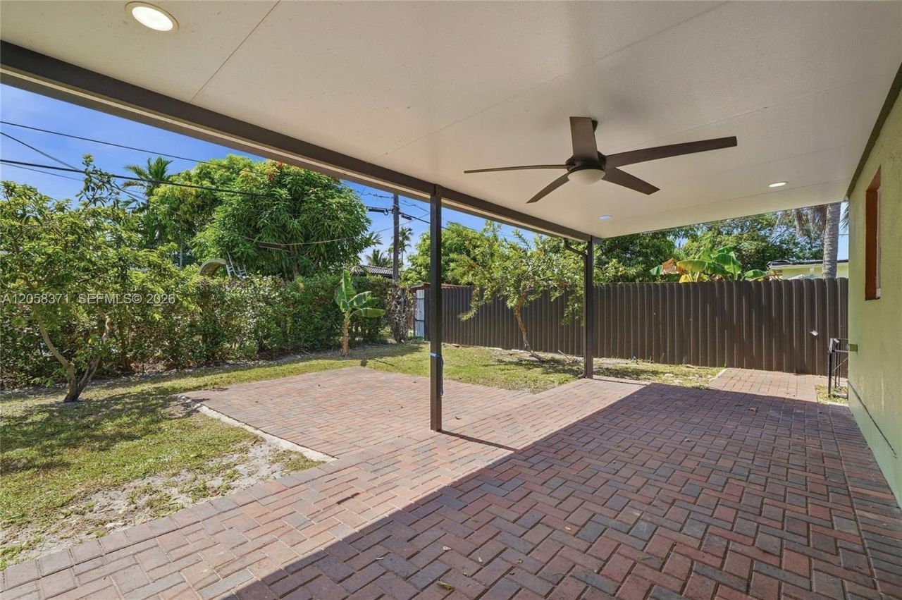2220 De Soto Dr, Miramar, FL 33023 Photo