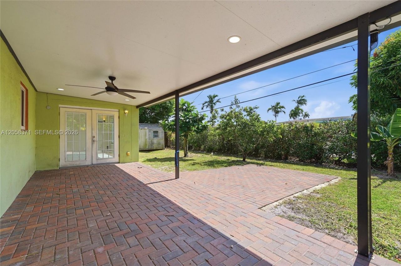 2220 De Soto Dr, Miramar, FL 33023 Photo