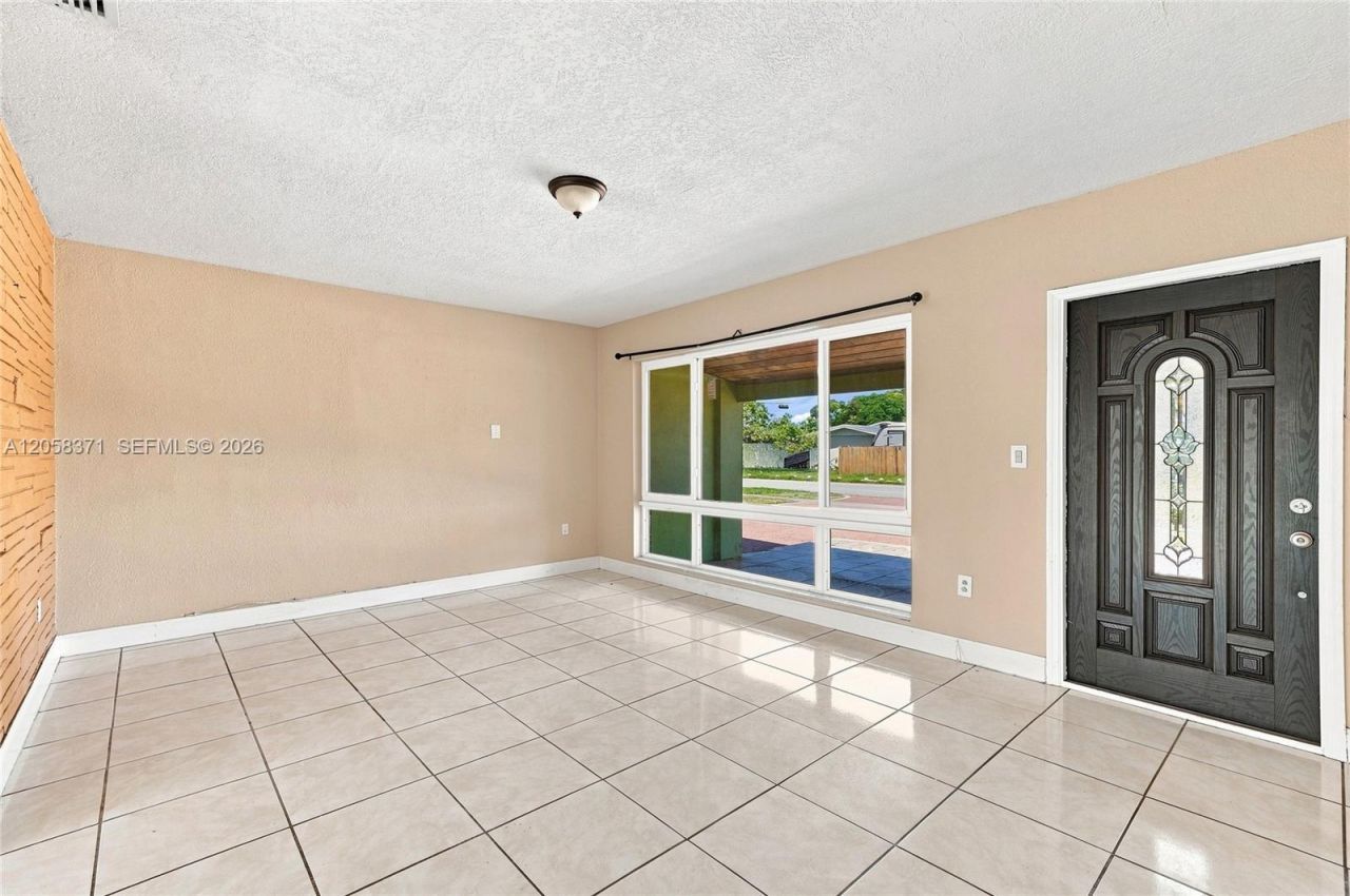 2220 De Soto Dr, Miramar, FL 33023 Photo