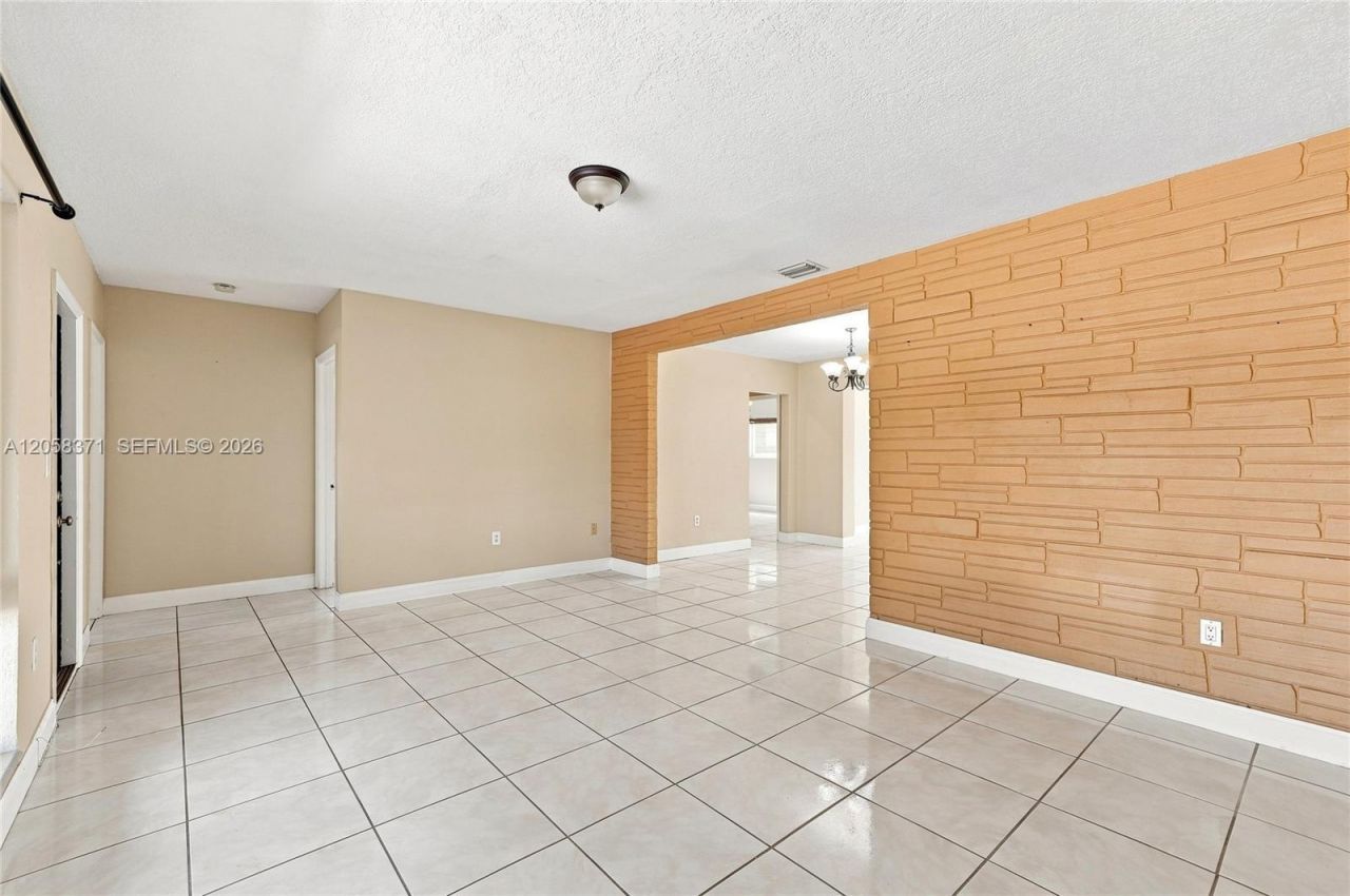 2220 De Soto Dr, Miramar, FL 33023 Photo