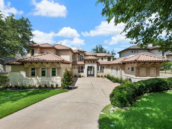 64 Tiburon DR, The Hills, TX 78738