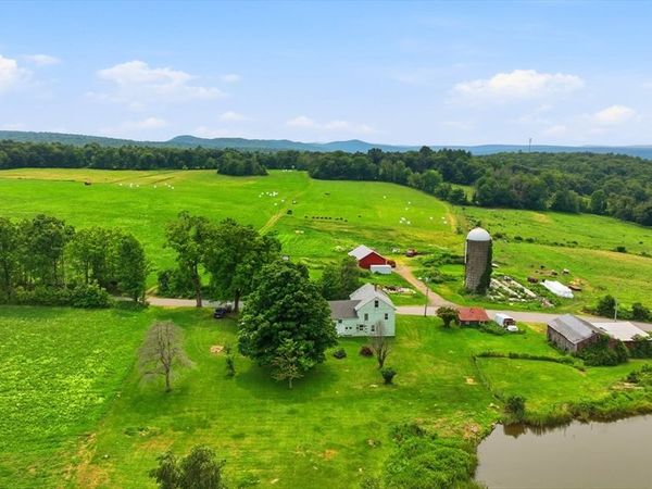 233 Ragged Hill Rd, West Brookfield, MA 01585