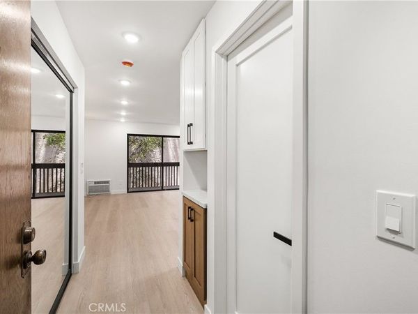 22100 Burbank, Unit 250f, Woodland Hills, CA 91367