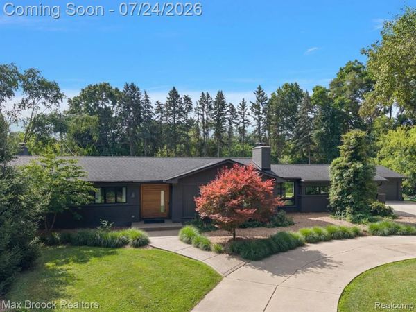 5553 Commerce Road, West Bloomfield Twp, MI 48324
