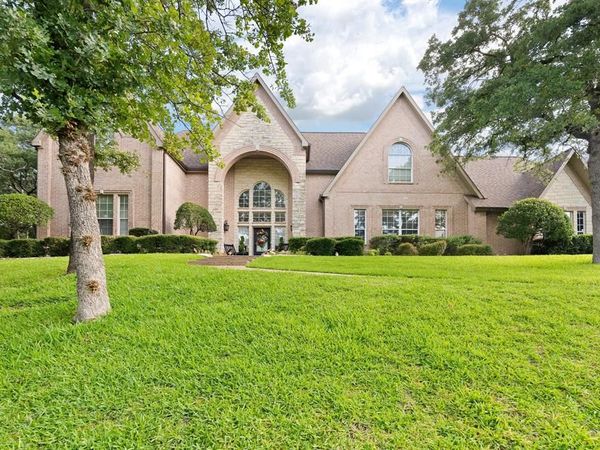 2829 Donnybrook Drive, Burleson, TX 76028