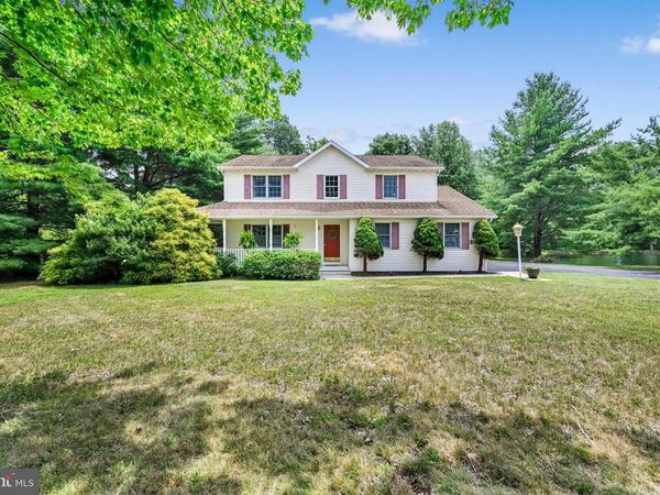 3090 VILLAGE ROAD, ORWIGSBURG, PA 17961