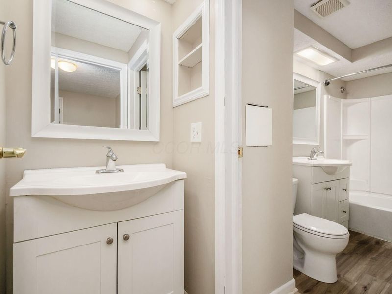 1679 Saint Albans Court, Unit 22-79, Columbus, OH 43220 Photo 20