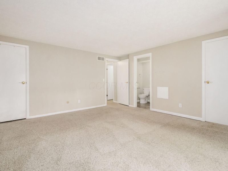 1679 Saint Albans Court, Unit 22-79, Columbus, OH 43220 Photo 23