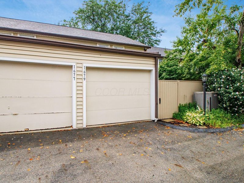 1679 Saint Albans Court, Unit 22-79, Columbus, OH 43220 Photo 32