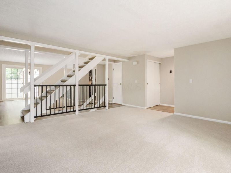 1679 Saint Albans Court, Unit 22-79, Columbus, OH 43220 Photo 8