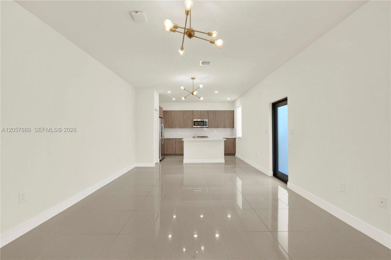 4971 NW 84th Ave , Doral, FL 33166 Photo