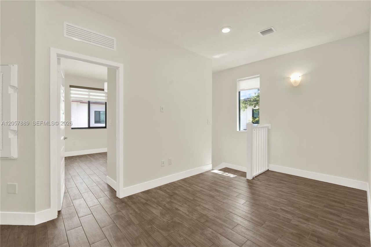 4971 NW 84th Ave , Doral, FL 33166 Photo