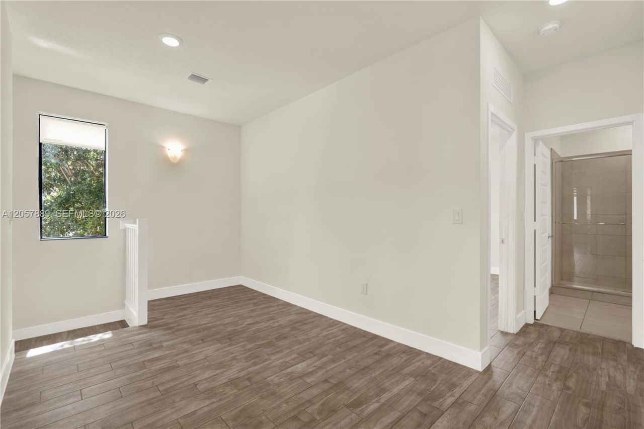 4971 NW 84th Ave , Doral, FL 33166 Photo