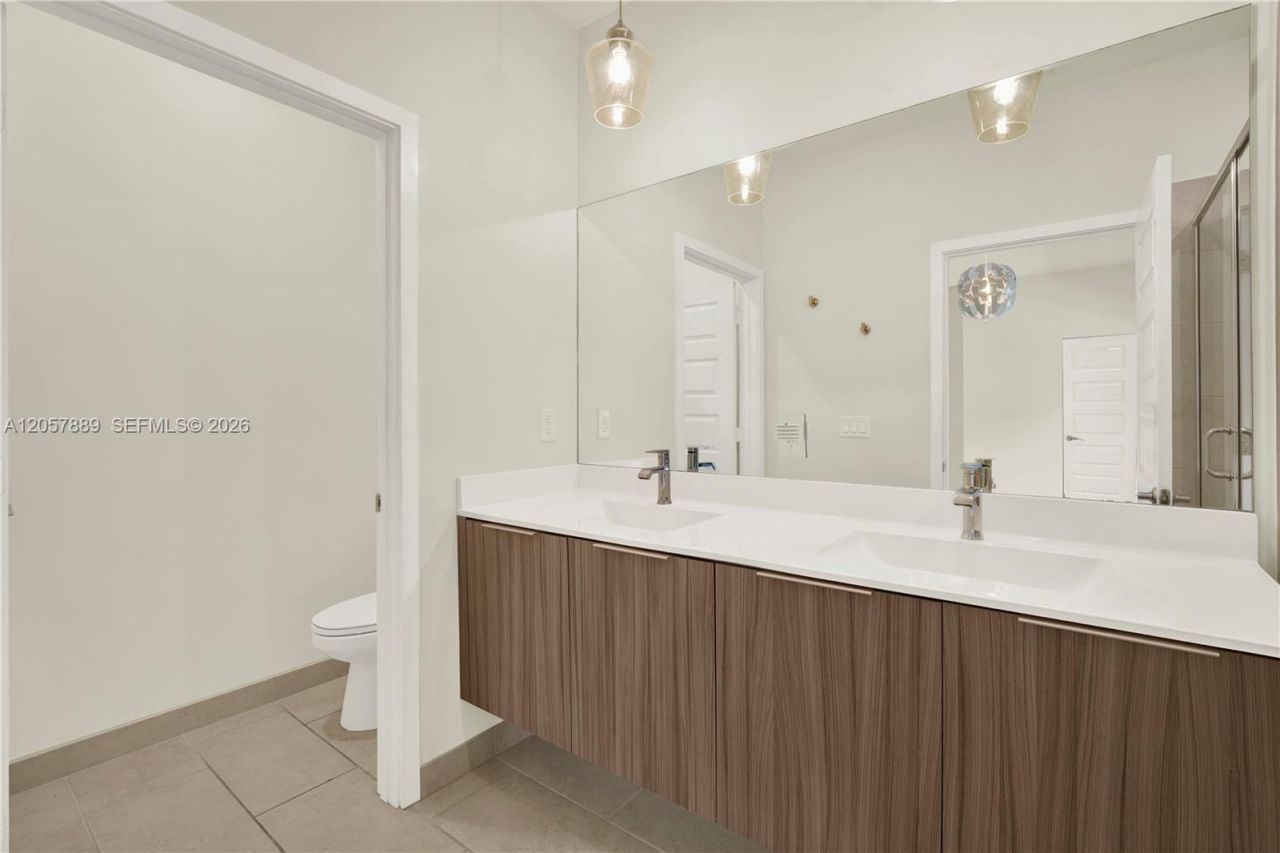 4971 NW 84th Ave , Doral, FL 33166 Photo