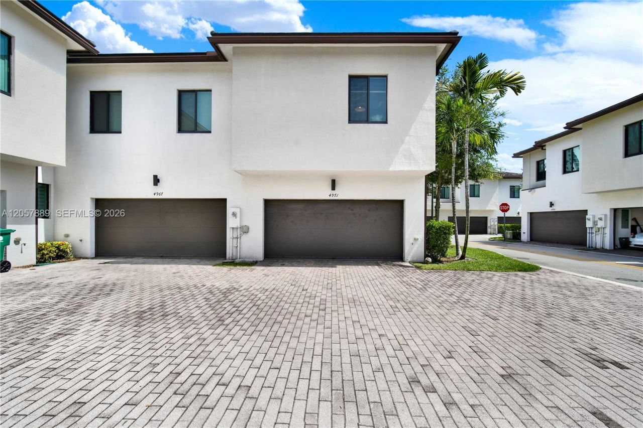 4971 NW 84th Ave , Doral, FL 33166 Photo