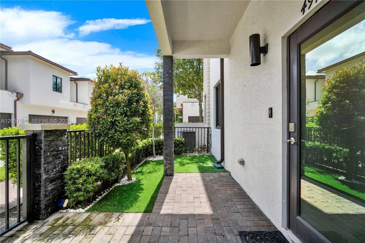 4971 NW 84th Ave , Doral, FL 33166 Photo