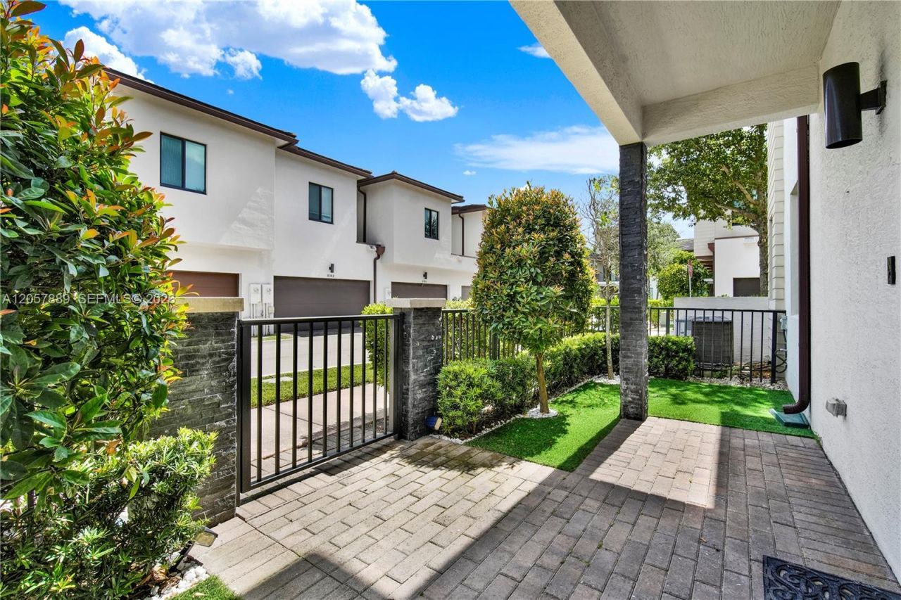 4971 NW 84th Ave , Doral, FL 33166 Photo