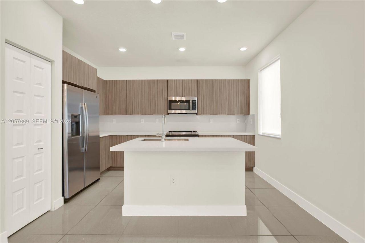 4971 NW 84th Ave , Doral, FL 33166 Photo