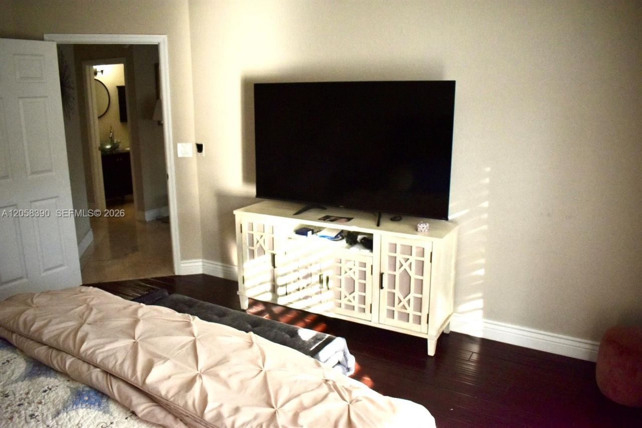 1352 NW 129th Way , Sunrise, FL 33323 Photo