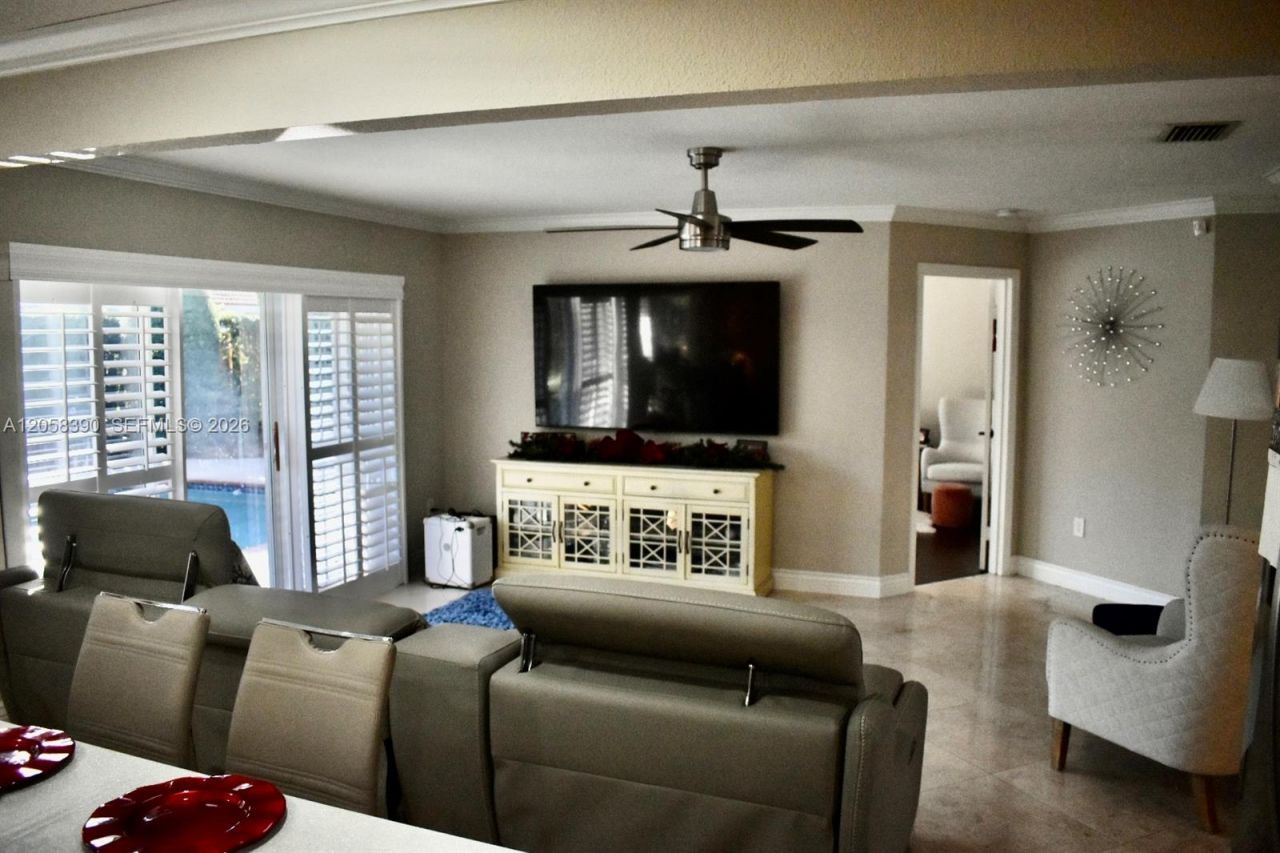 1352 NW 129th Way , Sunrise, FL 33323 Photo