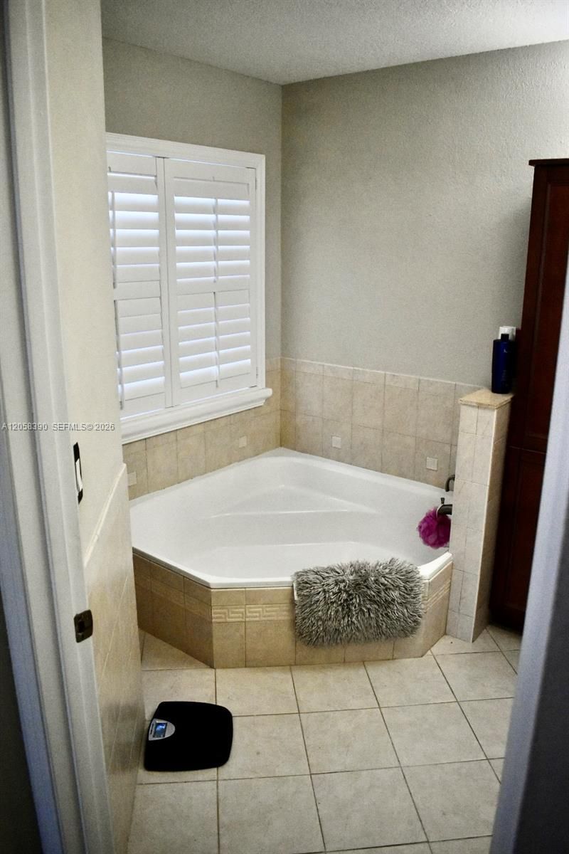 1352 NW 129th Way , Sunrise, FL 33323 Photo