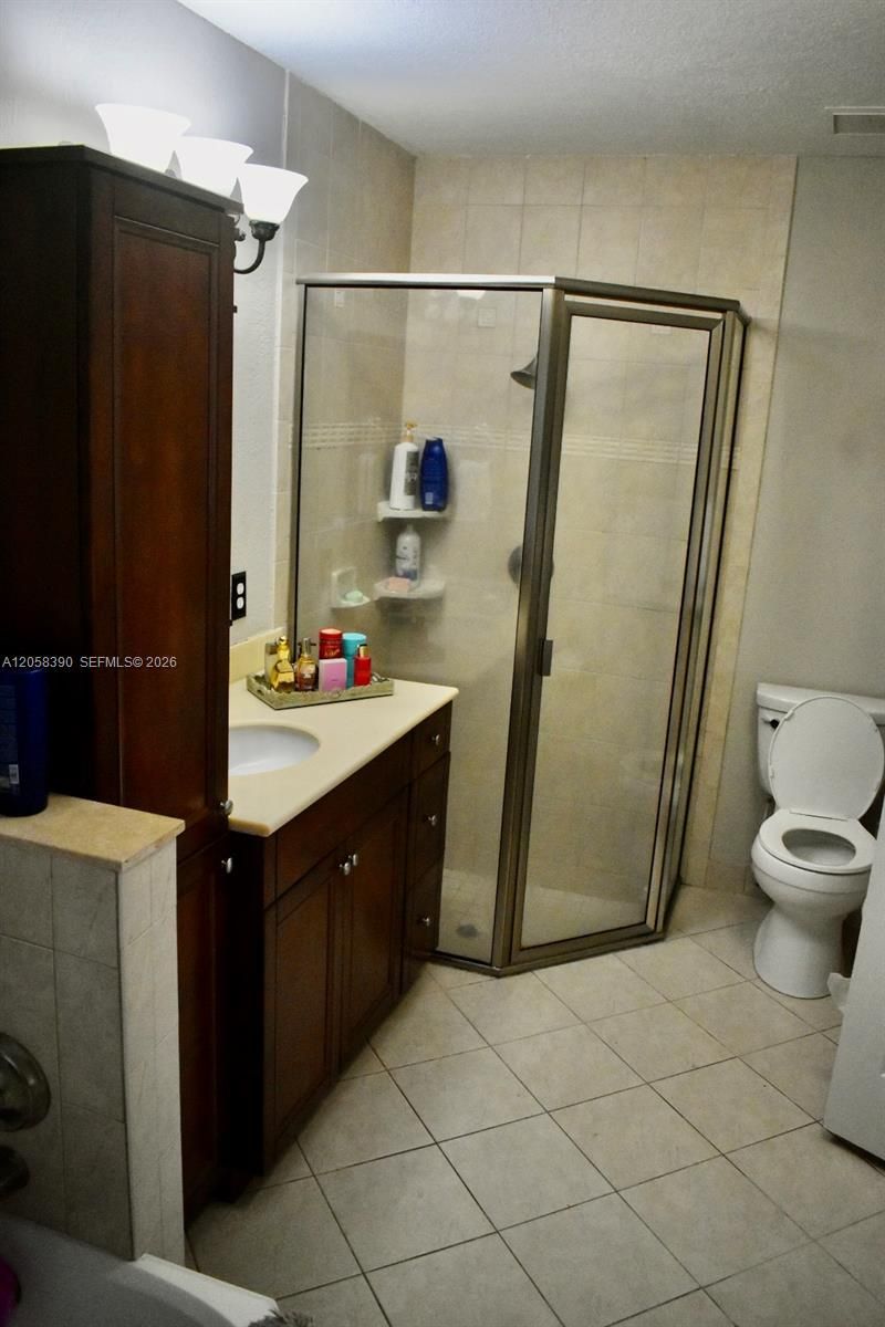 1352 NW 129th Way , Sunrise, FL 33323 Photo