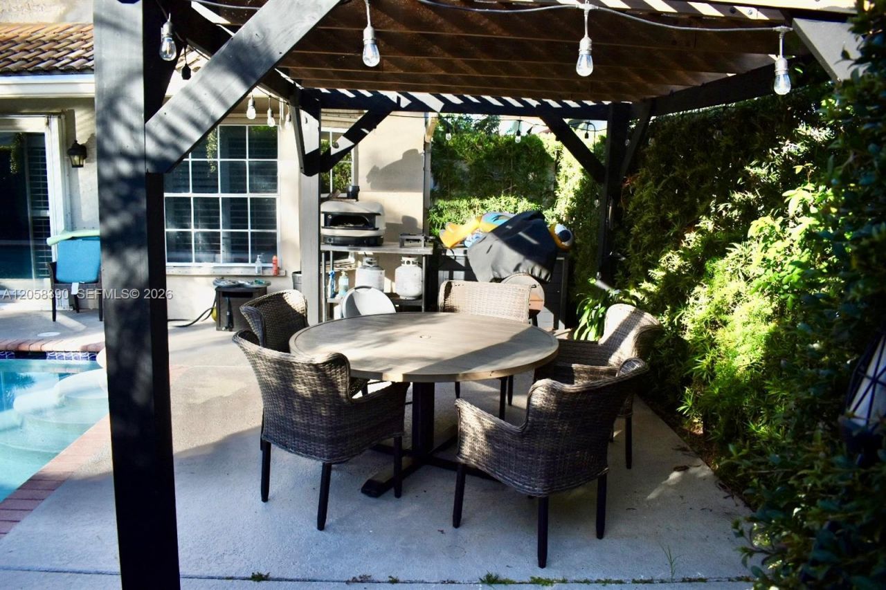 1352 NW 129th Way , Sunrise, FL 33323 Photo