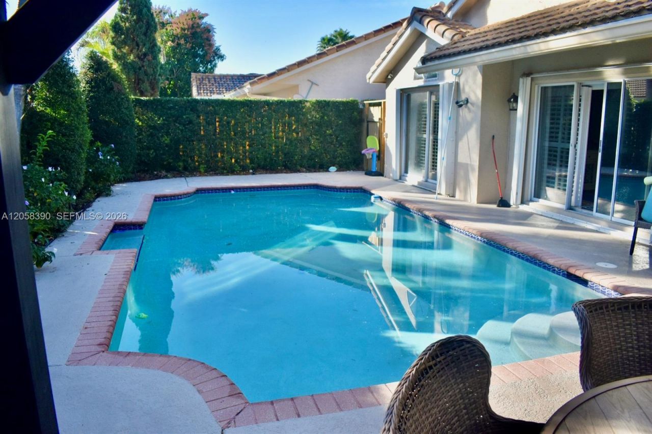 1352 NW 129th Way , Sunrise, FL 33323 Photo