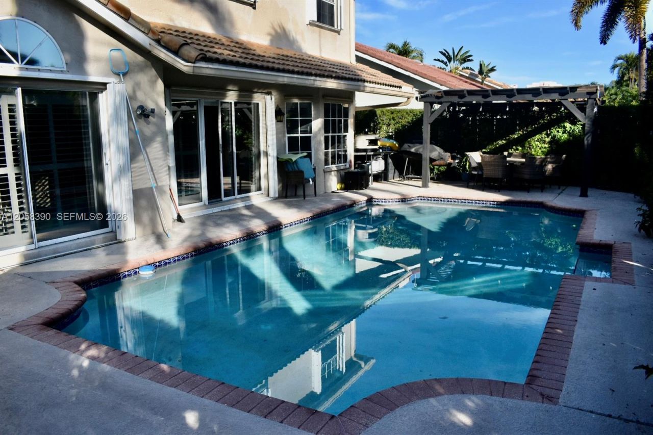 1352 NW 129th Way , Sunrise, FL 33323 Photo