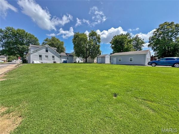118 W Center Street , Troy, IL 62294