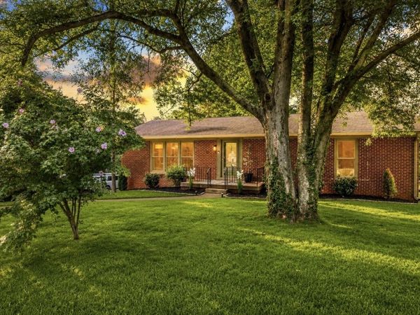 521 Westcrest Dr, Nashville, TN 37211
