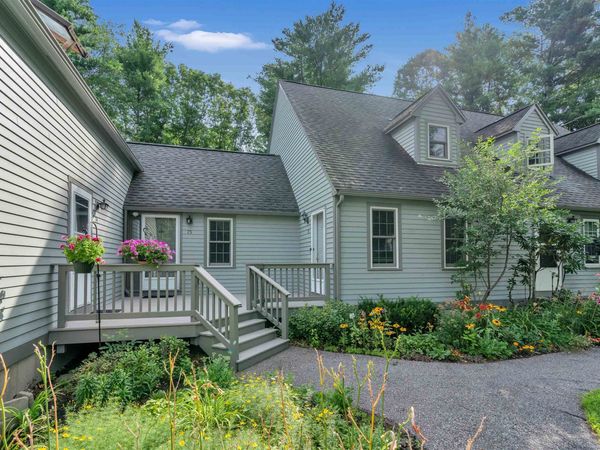 76 Glengarry Drive, Stratham, NH 03885