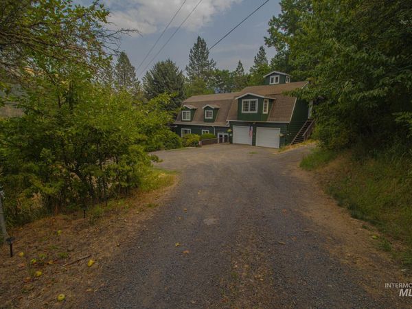 205 S Pine St, Peck, ID 83545