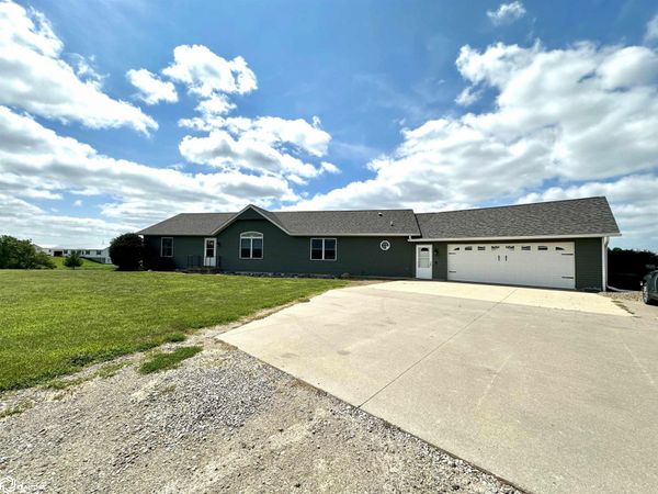 346 Ewart Road, Grinnell, IA 50112