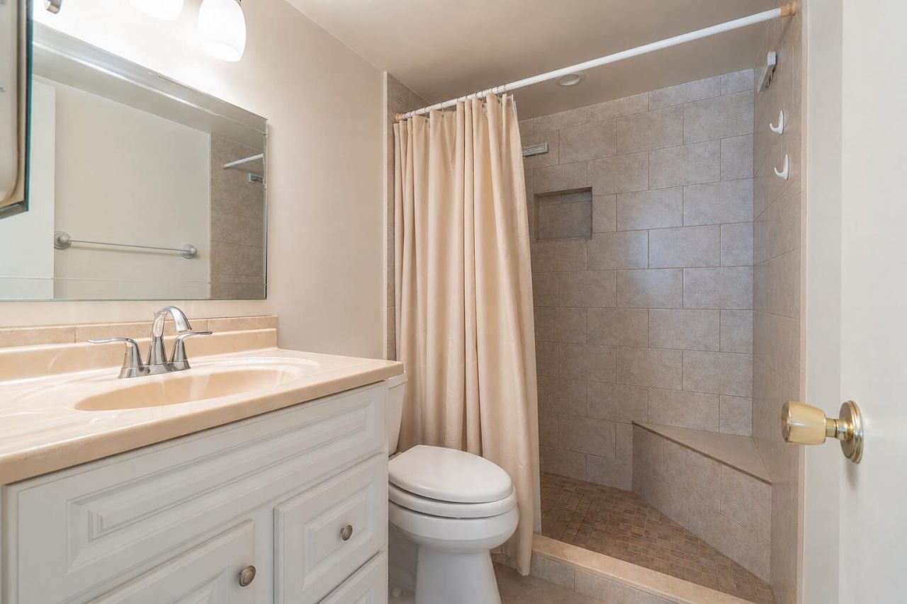 2050 NE 39th Street, Unit 211E, Lighthouse Point, FL 33064 Photo