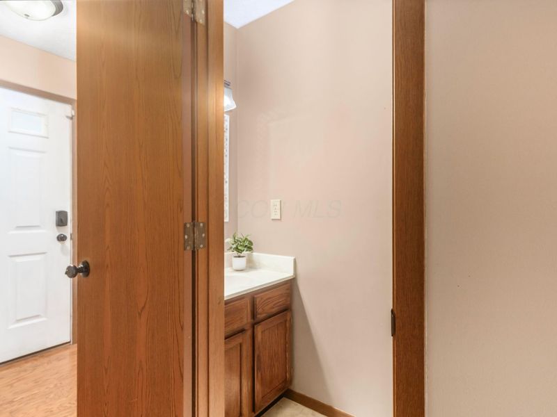 5912 Buechler Bend, Columbus, OH 43228 Photo 32