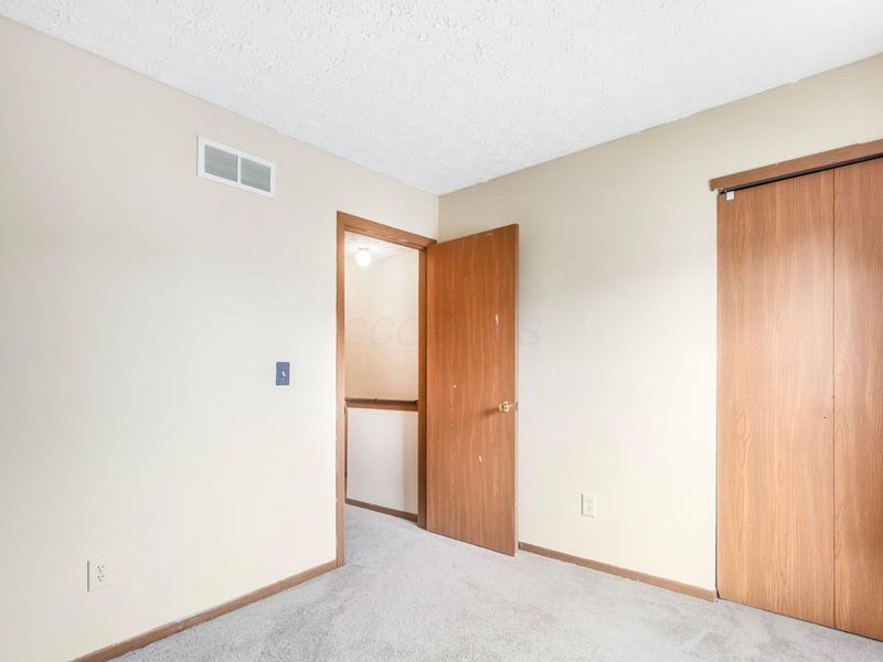 5912 Buechler Bend, Columbus, OH 43228 Photo 33