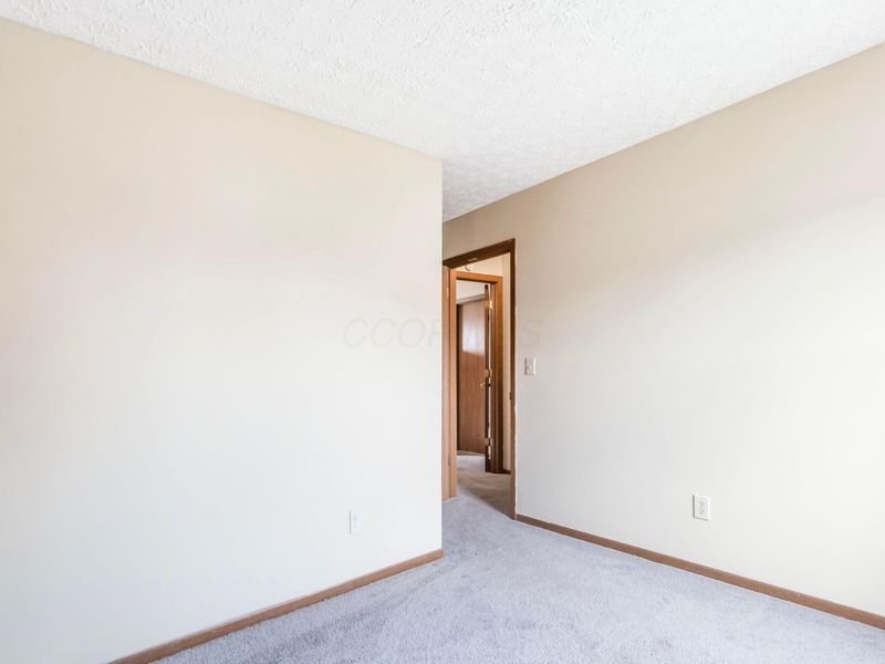 5912 Buechler Bend, Columbus, OH 43228 Photo 34