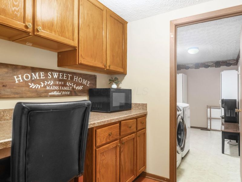 5912 Buechler Bend, Columbus, OH 43228 Photo 9